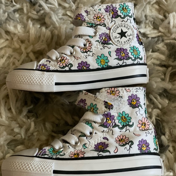 cute flower converse